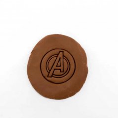 Znak - Avengers | dvoudílné vykrajovátko