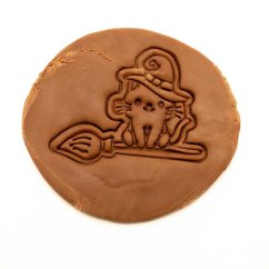 Kočka s koštětem | dvoudílné vykrajovátko